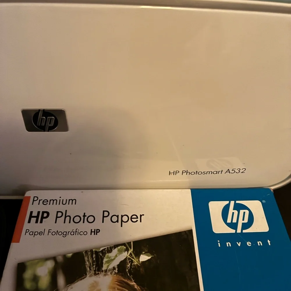 HP PhotoSmart A532 Compact Photo Inkjet Printer w/HP Photo Paper 60 Pack
